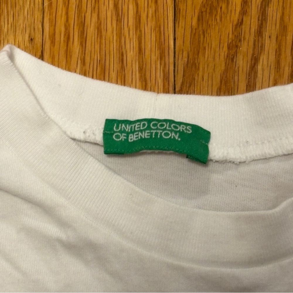 4/$20 BENETTON T-shirt XS Size 4-5 - Picture 3 of 4